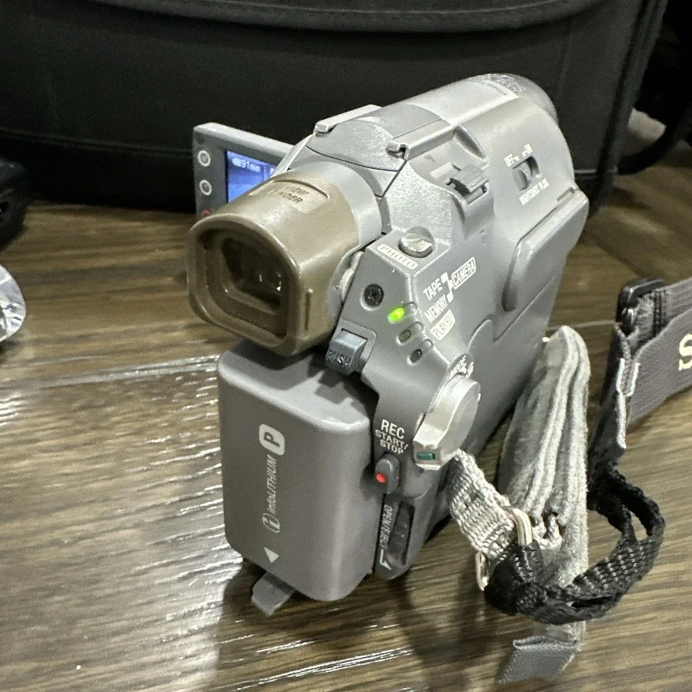Sony Handycam DCR-HC32 NTSC Digital Video Camera Recorder